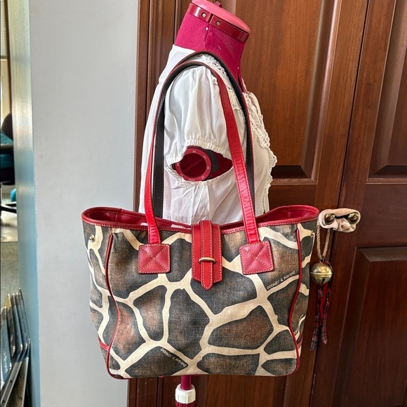 Dooney Bourke giraffe pattern shoulder bag tote red leather trim side tops EUC - Picture 3 of 17